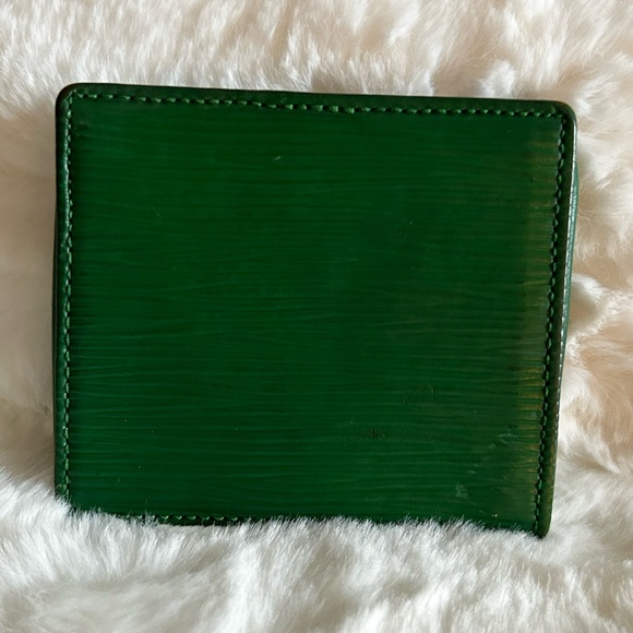 Authentic Vintage Louis Vuitton Green embossed leather coin /card / purse - Picture 2 of 10